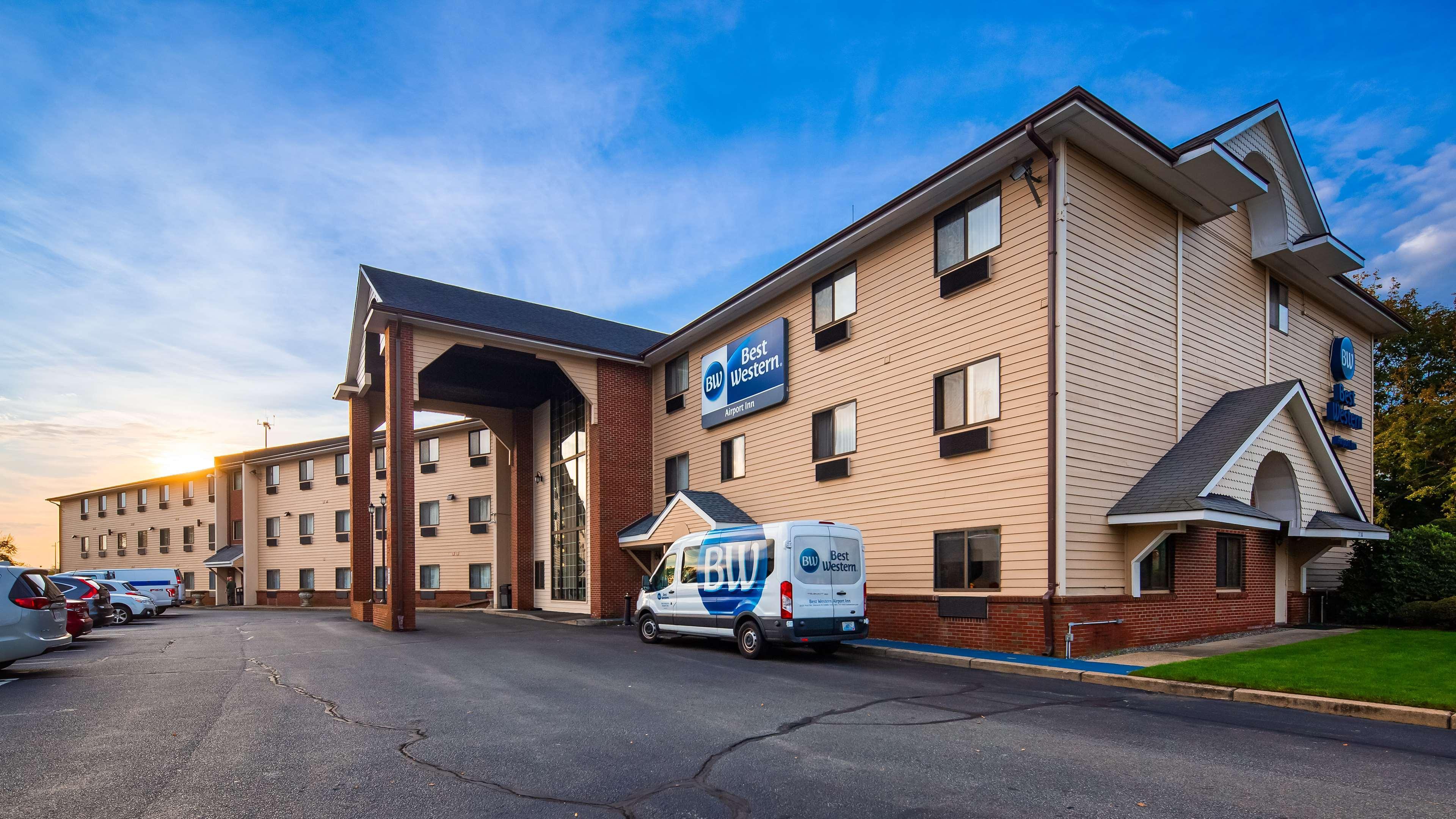 Best Western Airport Inn Warwick Exterior foto